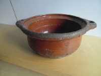 Twee aardewerken potten